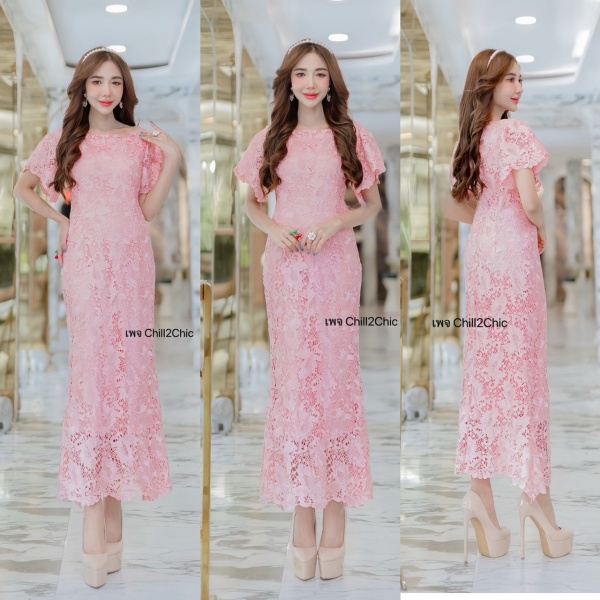 รูปภาพที่3 ของสินค้า : แม็กซี่เดรสยาว รุ่นใหม่ เนื้อผ้าสั่งทอหนาชนิดพิเศษเพิ่มความโดดเด่นด้วยงานปักเลื่อมกลิตเตอร์วิ้ง 