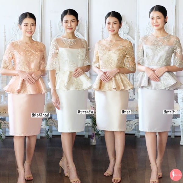 รูปภาพที่3 ของสินค้า : ชุดออกงานสีขาวครีม ชุดกระโปรงสั้น  เดรสไหมเนื้อดี ตัดเย็บซ้อนกับผ้าลูกไม้แต่งด้วยด้ายสีทองให้ความรู้สึกสวยแพงสะดุดตา แต่งระบาย ช่วยพรางหน้าท้อง 